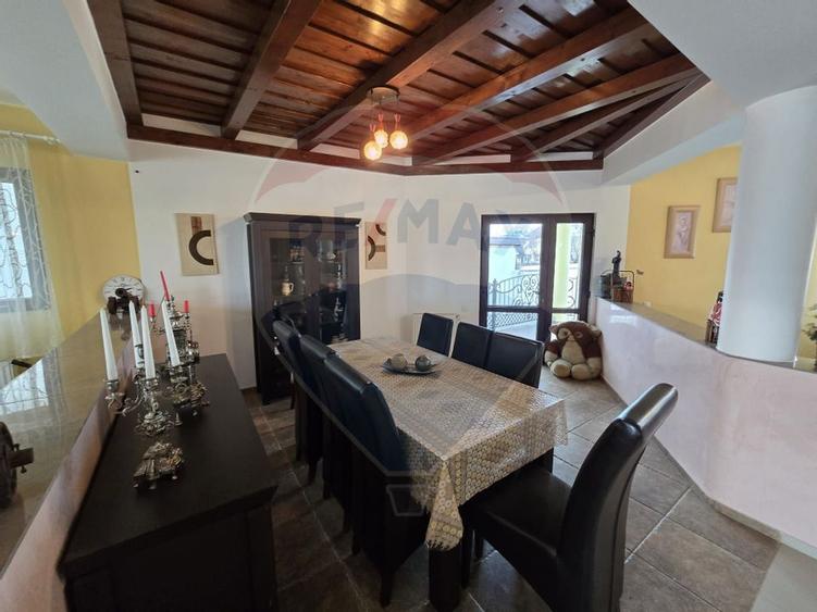 CASA SPATIOASA SI PRIMITOARE IN CENTRUL ORASULUI  AVRIG JUD,  SIBIU - 18