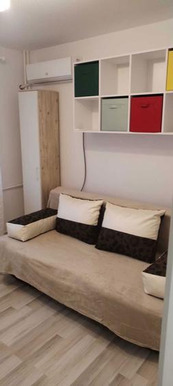 Proprietar - inchiriez camera tip garsoniera Jumbo 1200 lei - 3