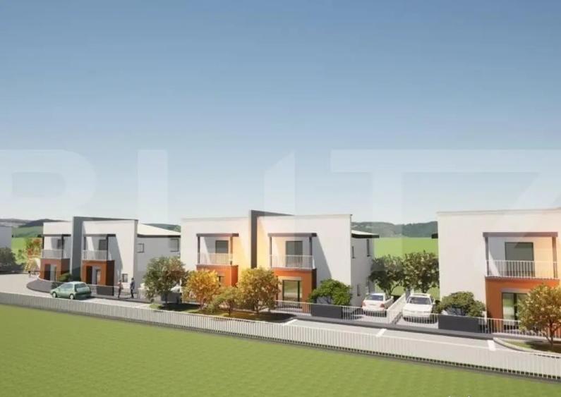 Teren intravilan 2310 mp, posibilitate construc?ie duplex- - 2