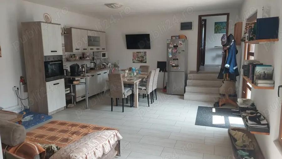 Casa la tara intr-o zona frumoasa - 3