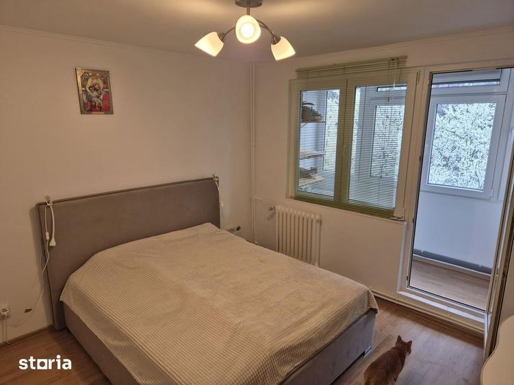 Apartament decomandat cu 4 camere, balcon, centrala, 2 locuri parcare - 2
