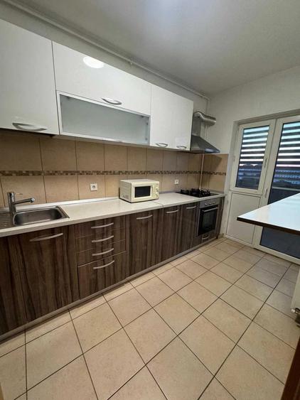 Apartament cu 2 camere semidecomandat în 1 Decembrie 1918