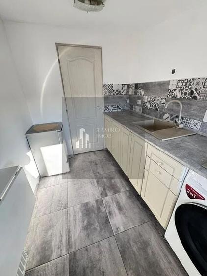 Garsonieră decomandată, mobilată în 1 Decembrie 1918