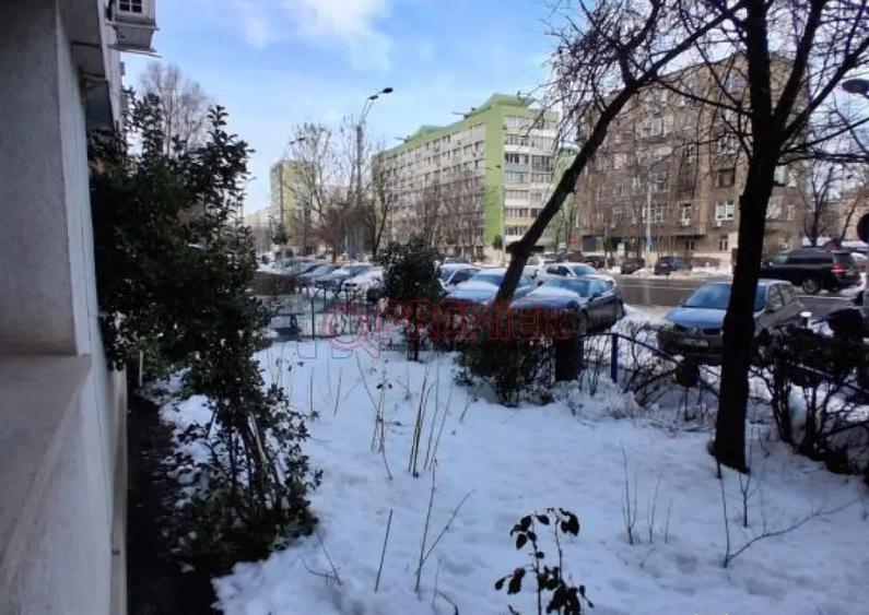 Garsonieră decomandată, mobilată în Cantemir