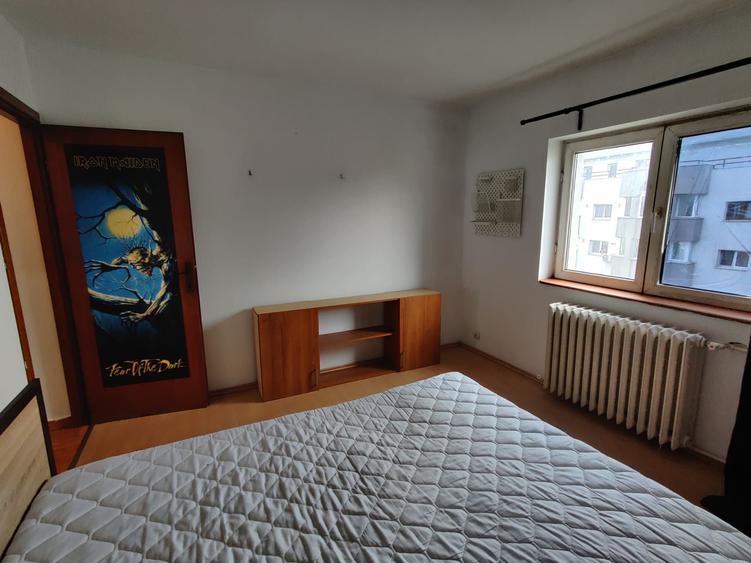 Apartament cu 3 camere decomandat în Unirii