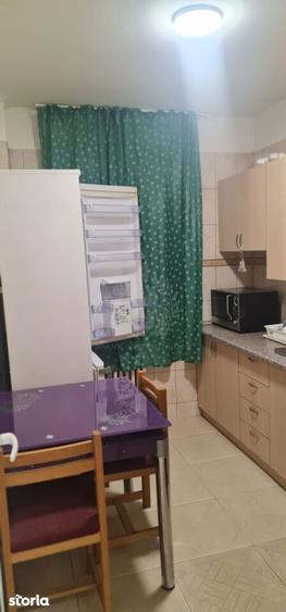 Apartament cu 2 camere semidecomandat, mobilat în Nord