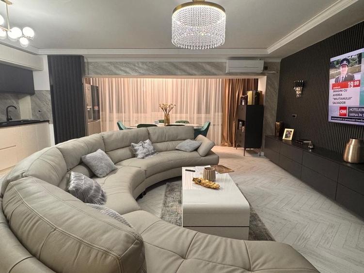 Apartament cu 3 camere decomandat în Central