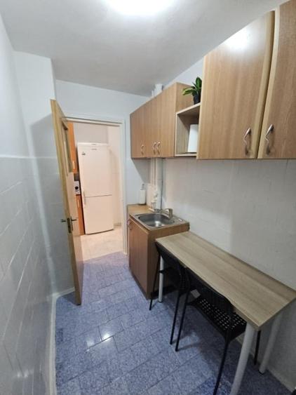Apartament cu 2 camere decomandat, mobilat în Berceni
