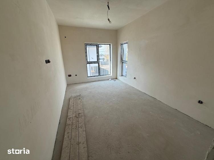 Casă cu 4 camere cu Teren 400 Mp în Domnești