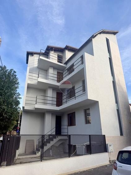 Birou, de 243 mp, în Domenii