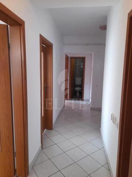 Apartament cu 3 camere decomandat, mobilat în Zorilor