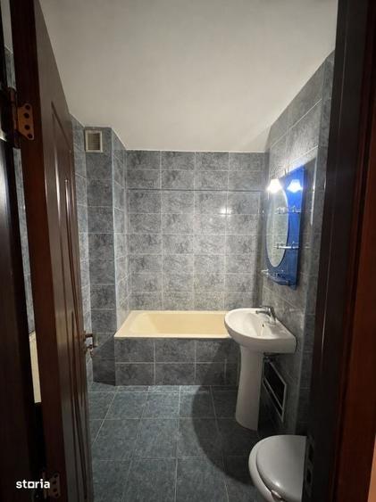 Apartament cu 3 camere decomandat în Valea Rosie