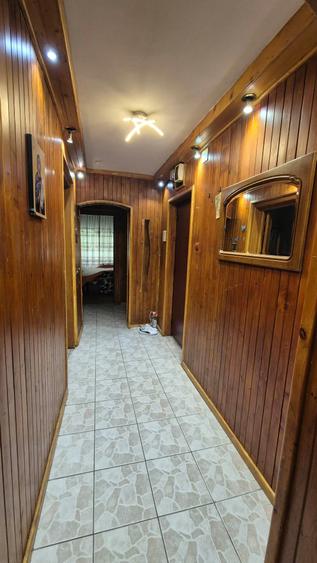 Apartament cu 3 camere decomandat în Lacul Tei
