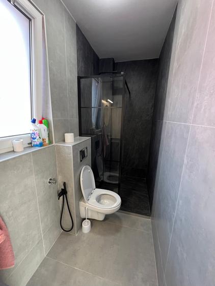 Duplex cu 4 camere cu Canalizare în Aeroport