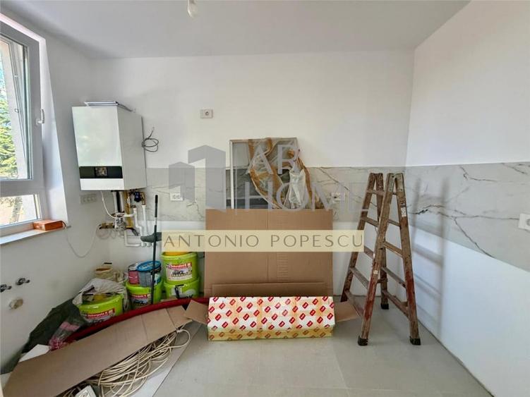 Casă cu 5 camere cu Teren 250 Mp în Păulești