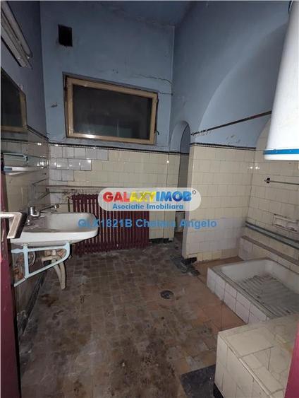 Casă cu 5 camere cu Teren 470 Mp în Unirii