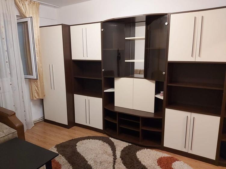 Apartament cu 2 camere decomandat în Dacia