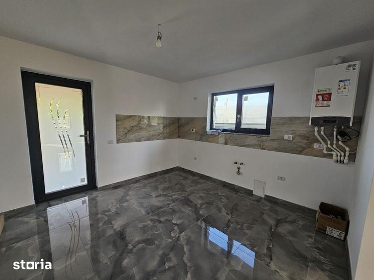 Casă cu 4 camere cu Teren 650 Mp în Central