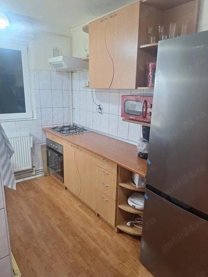 Apartament cu 3 camere semidecomandat în Central