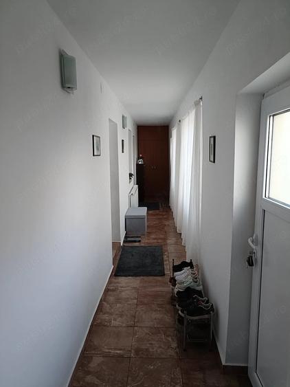 Casă cu Teren 1100 Mp în Izvin