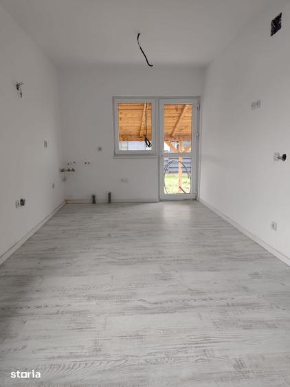 Casă cu 3 camere cu Teren 250 Mp în Crevedia