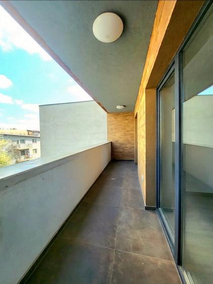 Apartament cu 3 camere decomandat în Aradului