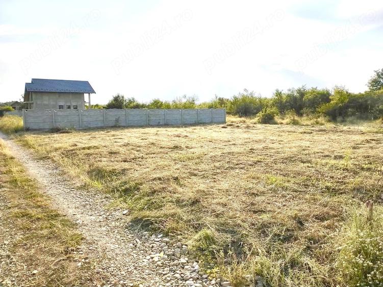 Teren de 500 mp, în Smeura