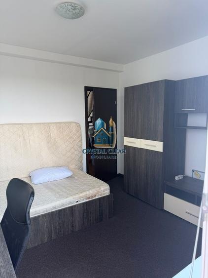 Apartament cu 4 camere decomandat în 7 Noiembrie