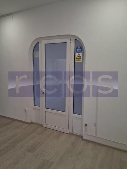 Casă individuală cu 6 camere cu Canalizare în Timpuri Noi