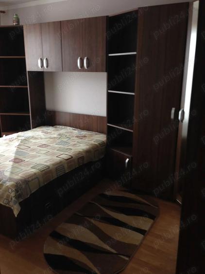 Apartament cu 3 camere decomandat în Vitrometan