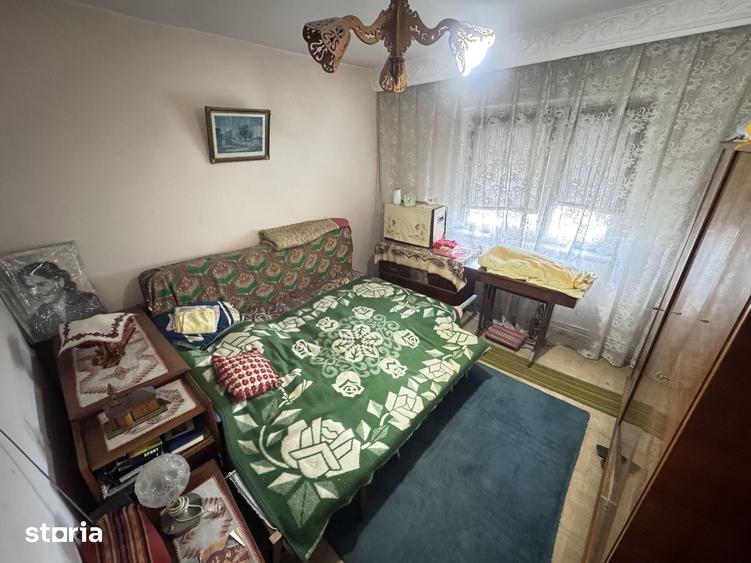 Apartament cu 3 camere decomandat în Coiciu