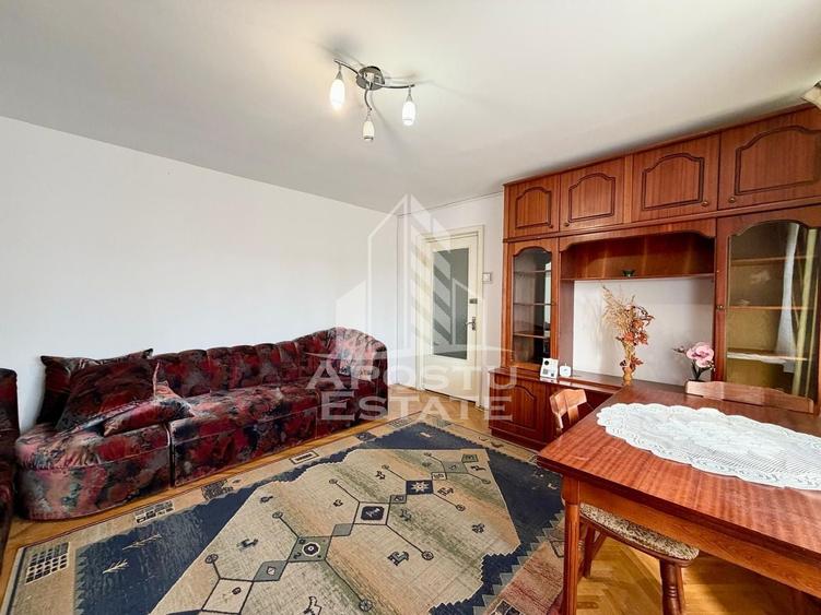 Apartament cu 3 camere decomandat, mobilat în Lipovei