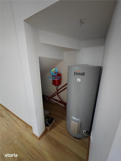 Apartament cu 4 camere, mobilat în Central