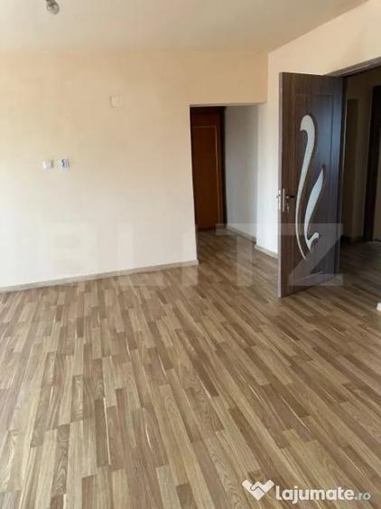 Casă cu 4 camere cu Teren 1480 Mp în Brădești