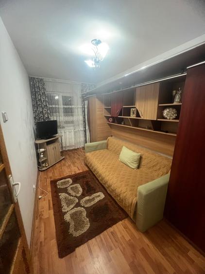 Garsonieră decomandată în Cet
