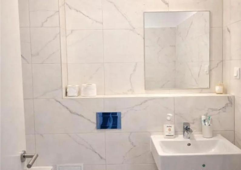 Apartament cu 3 camere decomandat, mobilat în Tractorul