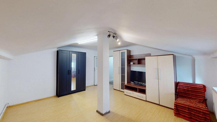 Duplex cu 6 camere cu Canalizare în P-ța Galați