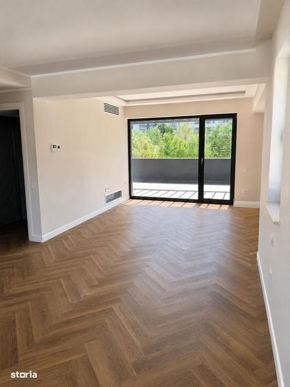 Casă cu 4 camere în Exterior Vest
