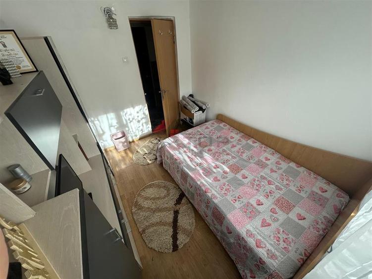 Etaj 2 - Mircea cel Batran, 3 camere mobilat cu geam la baie - 8