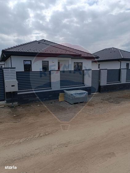 Casa / Vila cu 4 camere de vanzare - 3