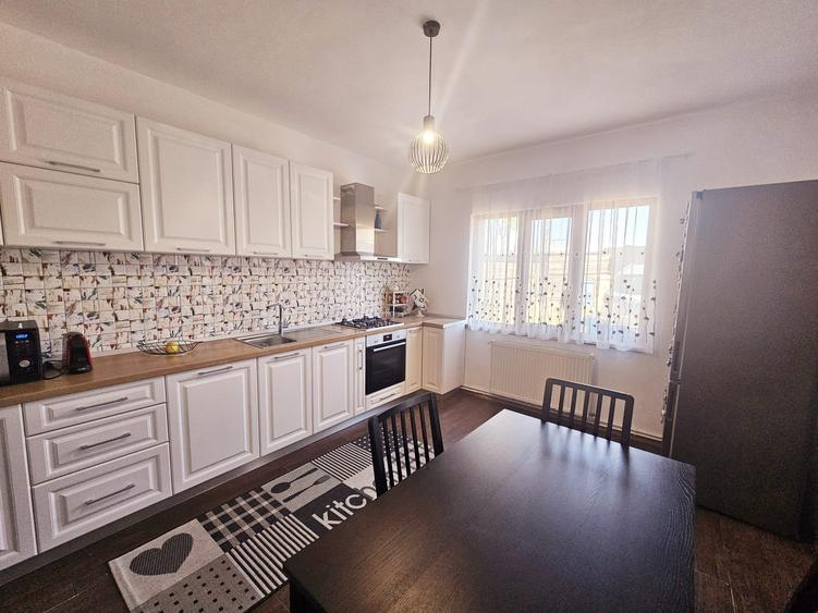 Casa Modernă, curte cu foișor-Mogoșoaia,  Șos. Bucuresti-Targoviste - 4