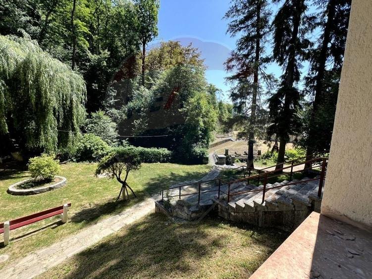 Hotel-bază de tratament, edificat în zonă cu ape sulfuroase - 4