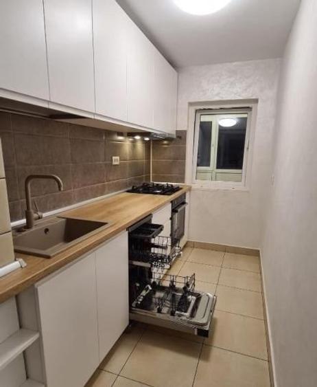 Garsoniera | Piata Muncii | Decomandata | Balcon | Metrou in Proximitate - 8