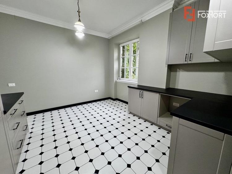 Apartament deosebit, 3 camere, zona Central – Bld. C.D. Loga - 25