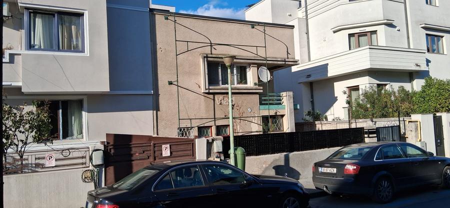 Propun spre vinzare vila interbelica individuala 210 mp Dorobanti