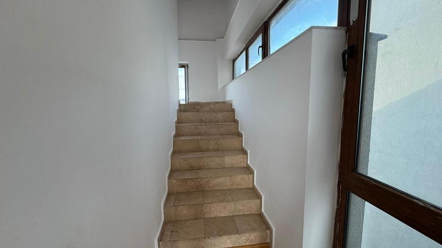 Apartament cu 3 camere, mobilat în Complex Studențesc