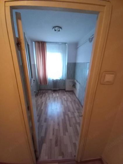 ETAJUL 2 ,ap.2 camere semidecomandat Cibinului 59500 - 2