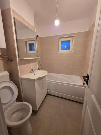 Trapezului, chiar la metrou 1 Decembrie 1918, renovat complet, geam baie - 2