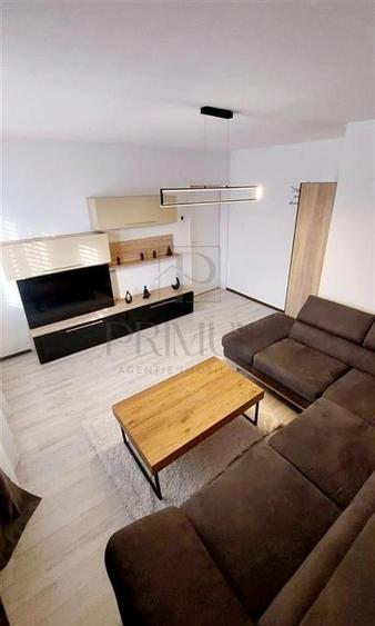 MEDICINA - ETAJ 3 - DECOMANDAT - 4 CAMERE - DEBARA - CENTRALA PROPRIE - CLIMA - 1