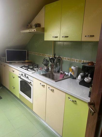 Apartament cu 3 camere semidecomandat în Florești